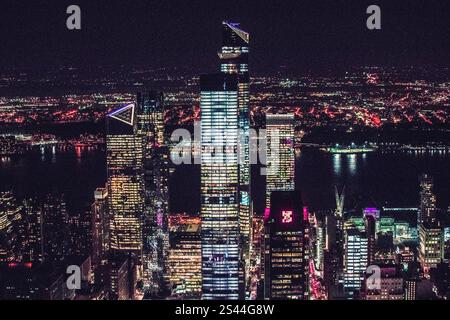 Vue nocturne de Manhattan, New York, depuis le sommet de l'Empire State Building Banque D'Images
