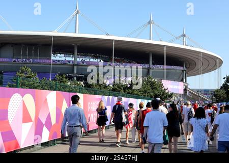 Vues générales des Jeux Olympiques de Paris 2024 prises du point de vue des fans, y compris la médaille d'or de Keely Hodgkinson au 800 mètres, Paris, France, Europe. Banque D'Images
