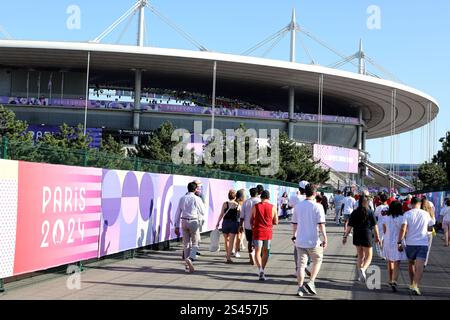 Vues générales des Jeux Olympiques de Paris 2024 prises du point de vue des fans, y compris la médaille d'or de Keely Hodgkinson au 800 mètres, Paris, France, Europe. Banque D'Images