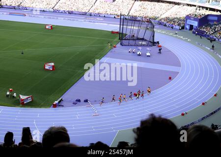 Vues générales des Jeux Olympiques de Paris 2024 prises du point de vue des fans, y compris la médaille d'or de Keely Hodgkinson au 800 mètres, Paris, France, Europe. Banque D'Images