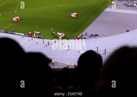 Vues générales des Jeux Olympiques de Paris 2024 prises du point de vue des fans, y compris la médaille d'or de Keely Hodgkinson au 800 mètres, Paris, France, Europe. Banque D'Images