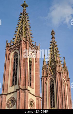 Rheingauer Dom, katholische Pfarrkirche Heilig Kreuz, Bischof-Blum-Platz, Geisenheim, Hessen, Deutschland Banque D'Images