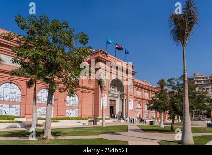 Le Caire, Égypte - 29 octobre 2024 : Musée des antiquités égyptiennes, communément appelé Musée égyptien du Caire, Égypte Banque D'Images