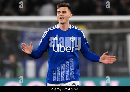 Rome, Italie. 10 janvier 2025. Yannik Engelhardt de Como réagit lors du match de football Serie A entre le SS Lazio et le Como 1907 au stade Olimpico à Rome (Italie), le 10 janvier 2025. Crédit : Insidefoto di andrea staccioli/Alamy Live News Banque D'Images
