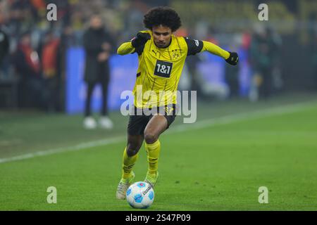 Allemagne. 10 janvier 2025. Fussball 1. Bundesliga 16. Spieltag Borussia Dortmund - Bayer 04 Leverkusen am 10.01.2025 im signal Iduna Park in Dortmund Karim Adeyemi ( Dortmund ) les règlements du LDF interdisent toute utilisation de photographies comme séquences d'images et/ou quasi-vidéo. Foto : Revierfoto crédit : ddp Media GmbH/Alamy Live News Banque D'Images