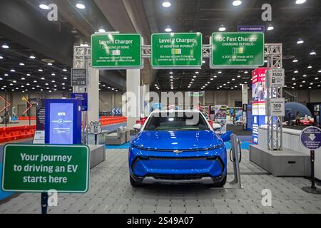 Detroit, Michigan, États-Unis. 10 janvier 2025. Différents types de chargeurs de véhicules électriques expliqués au salon de l'auto de Detroit 2025. Crédit : Jim West/Alamy Live News Banque D'Images