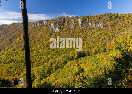 Paysage typique d'automne dans le parc national Muranska Planina, Slovaquie Banque D'Images