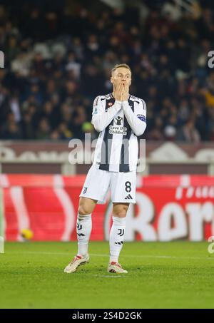 Turin, Italie. 11 janvier 2025. Teun Koopmeiners de la Juventus FC lors de la saison italienne Serie A 2024/25, match de football entre le Torino FC et la Juventus FC le 11 janvier 2025 au Stadio Olimpico ''Grande Torino'', Turin, Italie. Crédit : Nderim Kaceli/Alamy Live News Banque D'Images