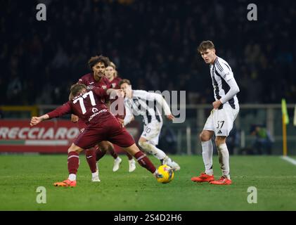 Turin, Italie. 11 janvier 2025. Nicolo Savona de la Juventus FC lors de la saison italienne Serie A 2024/25, match de football entre le Torino FC et la Juventus FC le 11 janvier 2025 au Stadio Olimpico ''Grande Torino'', Turin, Italie. Crédit : Nderim Kaceli/Alamy Live News Banque D'Images