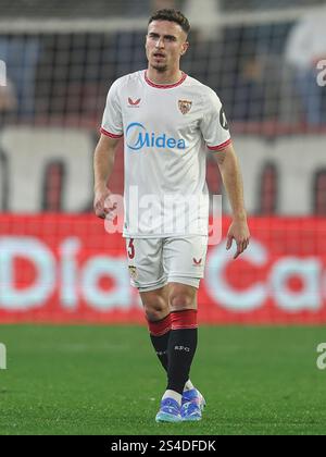 Sevilla, Espagne. 11 janvier 2025. Adria Pedrosa du Sevilla FC lors du match de Liga entre le Sevilla FC et le Valencia CF a joué au Ramon Sanchez Pizjuan Stadium le 11 janvier 2024 à Séville, en Espagne. (Photo de Antonio Pozo/PRESSINPHOTO) crédit : AGENCE SPORTIVE PRESSINPHOTO/Alamy Live News Banque D'Images