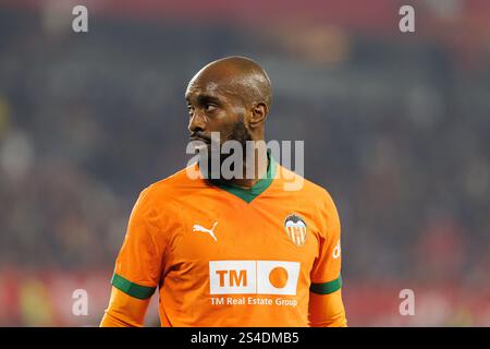 Séville, Espagne. 11 janvier 2025. Dimitri Foulquier (Valencia CF) vu lors du match LaLiga EASPORTS entre Sevilla FC et Valencia CF . Maciej Rogowski/Alamy Live News Banque D'Images