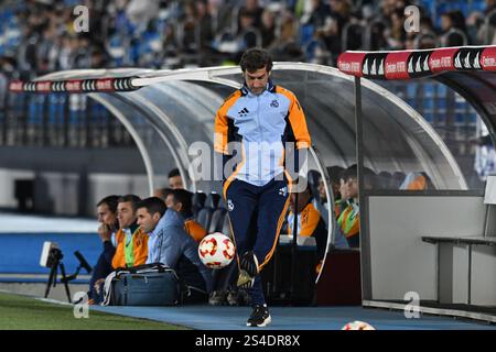 Valdebebas, Madrid, Espagne. 11 janvier 2025. ENTRAÎNEUR : RAUL GONZALEZ BLANCO, lors du match Primera Federacion EspaÃ±ola entre Real Madrid-Castilla et CD Alcoyano au stade Alfredo Di Stefano à Madrid, en Espagne, le 11 janvier. (Crédit image : © Oscar Manuel Sanchez/ZUMA Press Wire) USAGE ÉDITORIAL SEULEMENT! Non destiné à UN USAGE commercial ! Banque D'Images