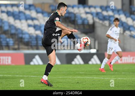 Valdebebas, Madrid, Espagne. 11 janvier 2025. 2 PRIMITIVO Ferriz GARCIA, lors du match Primera Federacion EspaÃ±ola entre Real Madrid-Castilla et CD Alcoyano au stade Alfredo Di Stefano à Madrid, en Espagne, le 11 janvier. (Crédit image : © Oscar Manuel Sanchez/ZUMA Press Wire) USAGE ÉDITORIAL SEULEMENT! Non destiné à UN USAGE commercial ! Banque D'Images