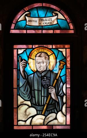 Saint Paul de la Croix, fondateur des Passionistes. Un vitrail dans la chapelle communautaire de l'Oasis of Peace à Medjugorje, en Bosnie-Herzégovine. Banque D'Images