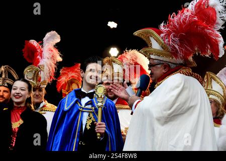 Narrhalla Jugend Prinzenpaar Hannah I. 14 Johan I. 14 Guenther Grauer Narrhalla Praesident Muenchen 11.01.2025 Rindermarkt Narrhalla Faschingsprinzenpaar Inthronisation Muenchen *** Narrhalla jeune prince et princesse Hannah I 14 Johan I 14 Guenther Grauer Narrhalla président Munich 11 01 2025 Rindermarkt Narrhalla prinzenthronisation Munich Banque D'Images