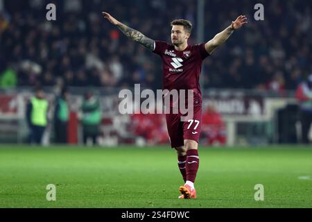 Turin, Italie. 11 janvier 2025. Karol Linetty du Torino FC fait des gestes lors du match de Serie A entre le Torino FC et le Juventus FC au Stadio Olimpico le 11 janvier 2025 à Turin, Italie . Crédit : Marco Canoniero/Alamy Live News Banque D'Images