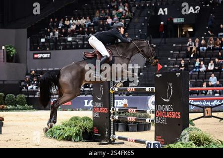 Bâle, Suisse. 12 janvier 2025. Sacha Bek de Suisse avec Valkera d'Anto lors du Prix des talents équestres suisses - finale U25 au Longines CHI Classics Basel le 12 janvier 2025, Bâle, Suisse (photo de Maxime David - MXIMD Pictures) crédit : MXIMD Pictures/Alamy Live News Banque D'Images