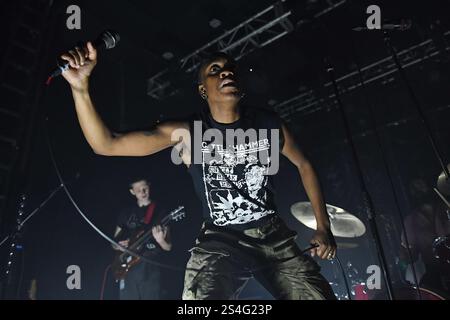 ROYAUME-UNI. 11 janvier 2025. LONDRES, ANGLETERRE - 11 JANVIER : KAILA Whyte de 'The None' se produisant à Electric Ballroom, Camden le 11 janvier 2025 à Londres, Angleterre. CAP/Mar © Mar/Capital Pictures crédit : Capital Pictures/Alamy Live News Banque D'Images