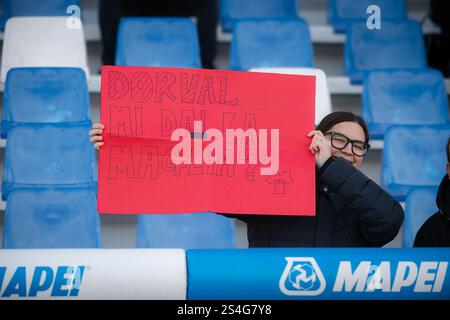 Reggio Emilia, Italie. 12 janvier 2025. Supporters de la SSC Bari lors du match italien de Serie B entre AC Reggiana vs SSC Bari au stade Mapei de Reggio Emilia 12 gennaio 2025 pendant AC Reggiana vs SSC Bari, match italien de Serie B à Reggio Emilia, Italie, 12 janvier 2025 crédit : Independent photo Agency/Alamy Live News Banque D'Images