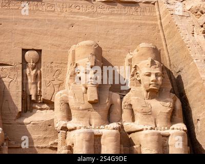 Le Grand Temple à Abu Simbel, Nubie, Assouan, Egypte Banque D'Images