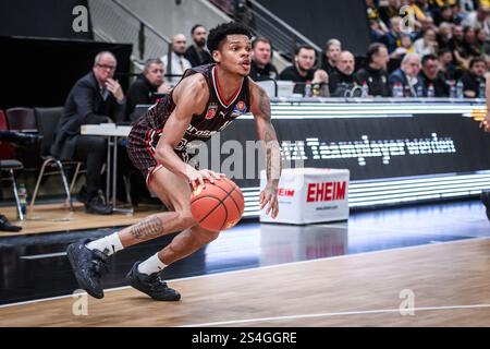 Ronaldo Segu (Bamberg Baskets, #10) / GER, MHP Riesen Ludwigsburg - Bamberg Baskets, easycredit BBL, Basketball, Bundesliga, 16. Spieltag, Spielzeit 2024/2025, 12.01.2025 Foto : Eibner/Sandy Dinkelacker Banque D'Images