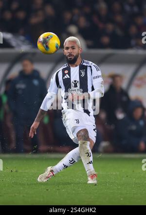 Turin, Italie. 11 janvier 2025. Douglas Luiz de la Juventus lors du match de Serie A au Stadio Grande Torino, Turin. Le crédit photo devrait se lire : Jonathan Moscrop/Sportimage crédit : Sportimage Ltd/Alamy Live News Banque D'Images