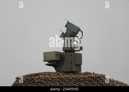Non divulgué, Iran. 12 janvier 2025. Soldats iraniens prenant part à un exercice militaire dans un lieu non divulgué en Iran. L'Iran a étendu ses exercices militaires à deux installations nucléaires supplémentaires dans l'ouest et le centre du pays. (Image de crédit : © Bureau de l'armée iranienne via ZUMA Press Wire) USAGE ÉDITORIAL SEULEMENT! Non destiné à UN USAGE commercial ! Banque D'Images