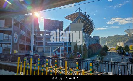 Acrisure Stadium dans le centre-ville de Pittsburgh en Pennsylvanie où jouent les Steelers de Pittsburgh Banque D'Images