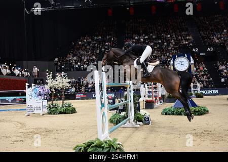 Bâle, Suisse. 12 janvier 2025. Janika Sprunger de Suisse avec Orelie lors de la Longines FEI Jumping World Cup™ de Bâle présentée par Bank J. Safra Sarasin au Longines CHI Classics Basel le 12 janvier 2025, Bâle, Suisse (photo par Maxime David - MXIMD Pictures) crédit : MXIMD Pictures/Alamy Live News Banque D'Images