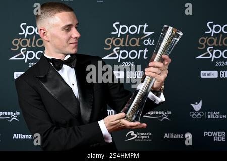 Zaventem, Belgique. 12 janvier 2025. Le belge Remco Evenepoel pose pour le photographe lors de la remise des prix 'Sportgala', pour annoncer le sport féminin et masculin de l'année 2024, dimanche 12 janvier 2025 à Zaventem. BELGA PHOTO DIRK WAEM crédit : Belga News Agency/Alamy Live News Banque D'Images