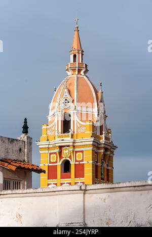Clocher de la cathédrale Santa Catalina de Alejandría. Centre historique, Cartagena de Indias, Colombie Banque D'Images