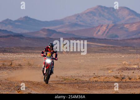68 SCHAREINA Tosha (spa), Honda, Monster Energy Honda HRC, Motul, RallyGP, action lors de l'étape 8 du Dakar 2025 le 12 janvier 2025 entre Al Duwadimi et Riyad, Arabie Saoudite - photo Julien Delfosse / DPPI Banque D'Images