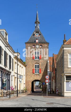 Vianen aux pays-Bas. 30 avril 2023 le Lekpoort est la seule porte restante de la ville de Vianen. Cette porte formait la route d'accès à la ville fortifiée c Banque D'Images