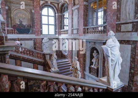 Treppenhaus, Marmorfiguren, Schloss Drottningholm, Gemeinde Ekerö, Provinz Stockholms län, Schweden *** escalier, figures de marbre, palais de Drottningholm, municipalité de Ekerö, province de Stockholms län, Suède Banque D'Images