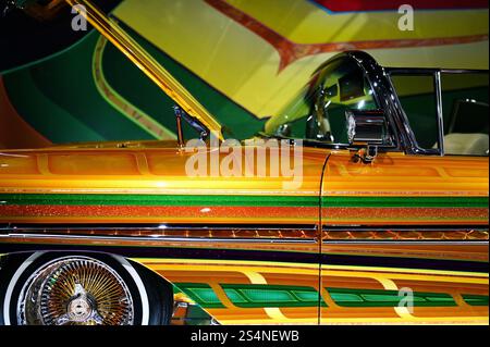 Détail d'une voiture classique au Petersen Automotive Museum sur Wilshire Boulevard, Los Angeles, Californie, États-Unis Banque D'Images