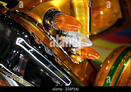 Détail d'une voiture classique au Petersen Automotive Museum sur Wilshire Boulevard, Los Angeles, Californie, États-Unis *** détail d'une voiture classique au Petersen Automotive Museum sur Wilshire Boulevard, Los Angeles, Californie, États-Unis Banque D'Images