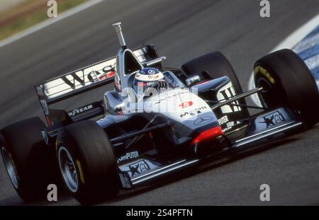 Mika Hakkinen, pilote de F1 finlandais sur McLaren Mercedes, 1997 Banque D'Images