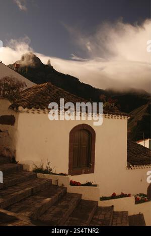 Le village de montagne de Tejeda dans le centre de l'île des Canaries en Espagne dans l'océan Atlantique. EUROPE CANARIES ILE GRAN CANARY Banque D'Images