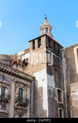 Église du monastère bénédictin de San Nicola Larena dans la ville de Catane, Sicile, Italie Banque D'Images