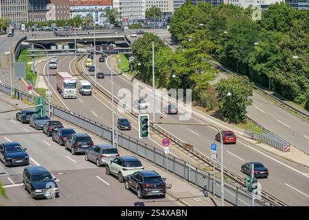 Autoroute A620, Wilhelm-Heinrich-Brücke, Saarbrücken, Sarre, Deutschland *** autoroute A620, pont Wilhelm Heinrich, Saarbrücken, Sarre, Allemagne Banque D'Images