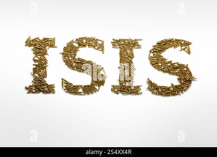 Concept d'agression militaire d'ISIS. ISIS mot tapé avec font de balles sur fond blanc Banque D'Images
