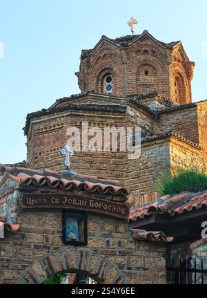 Église de John à Kaneo vue de dessus (ville d'Ohrid, Macédoine). Construit au XIIIe siècle. Banque D'Images