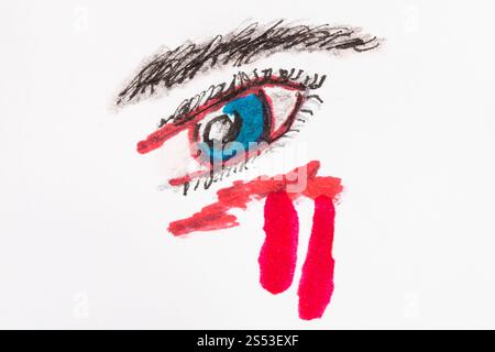 L'oeil humain bleu avec larmes rouge close up hand-drawn by feutres sur papier blanc Banque D'Images