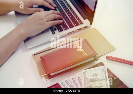 Réserver maintenant Voyage transport site et achat de réservation de vol réservation de billet pour Voyage.Concept Banque D'Images