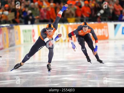 Merijn Scheperkamp (NED) vs Jenning de Boo (NED) sur 500m MAN lors des Championnats d'Europe de patinage de vitesse Allround & Sprint le 10 janvier 2025 au Thialf stade, Heerenveen, pays-Bas crédit : SCS/Soenar Chamid/AFLO/Alamy Live News Banque D'Images