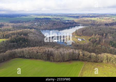 Barrage de Kriebstein avec mur de barrage et centrale hydroélectrique, vallée de Zschopau, Saxe, Allemagne, Europe Banque D'Images