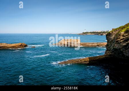 Gamaritz Dam rocher et bord de mer. Ville de Biarritz, France. Barrage de Gamaritz rocher et bord de mer à biarritz Banque D'Images