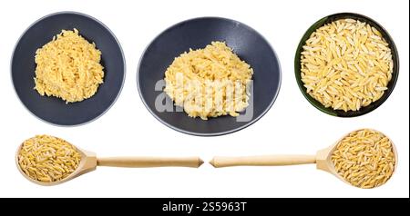 ensemble de diverses pâtes d'orzo (risoni) sèches et bouillies isolées sur fond blanc Banque D'Images