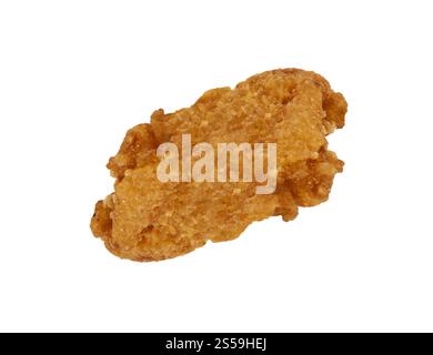Seul le pain congelé crumbed la bande de poulet sur blanc. Banque D'Images