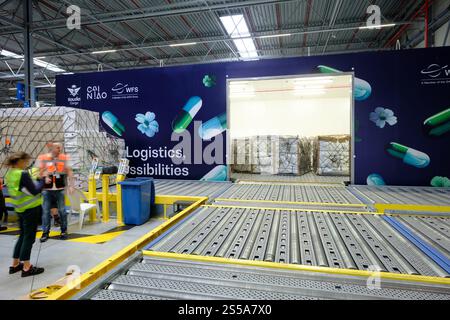 Cainiao Smart Logistics Network Limited est une société de logistique chinoise lancée par Alibaba Group, conjointement avec huit autres sociétés. Ici, le Cainia Banque D'Images